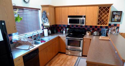FREE NIGHT Ski Famy Special! Spa,Heated Garage,Gourmet Kitchen, 1hr2 Yellowstone
