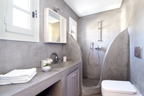 Villa, 3 Schlafzimmer | Dusche im Bad