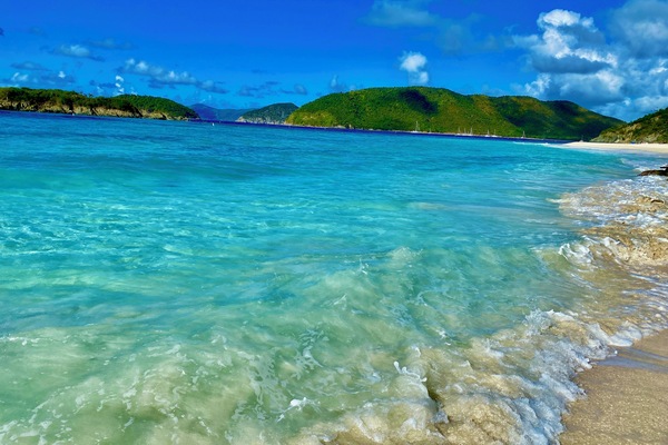 Cinnamon Bay Beach