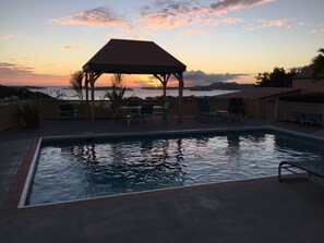 حمّام سباحة خارجي