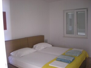 2 bedrooms, iron/ironing board, free WiFi, bed sheets - The apartment is directly on the  Sea , on the island of Korcula, Croatia (korcula island)