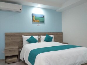 1 bedroom, Egyptian cotton sheets, premium bedding, memory-foam beds - TJ Boutique Accommodation (Marsaskala)