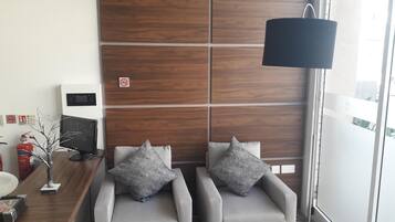 Televisión LED de 32 pulgadas con canales premium y televisión