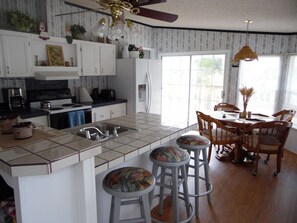 Fridge, microwave, oven, stovetop - Water Front Living-Gulf Access- Near Gulf Beaches (Holiday)