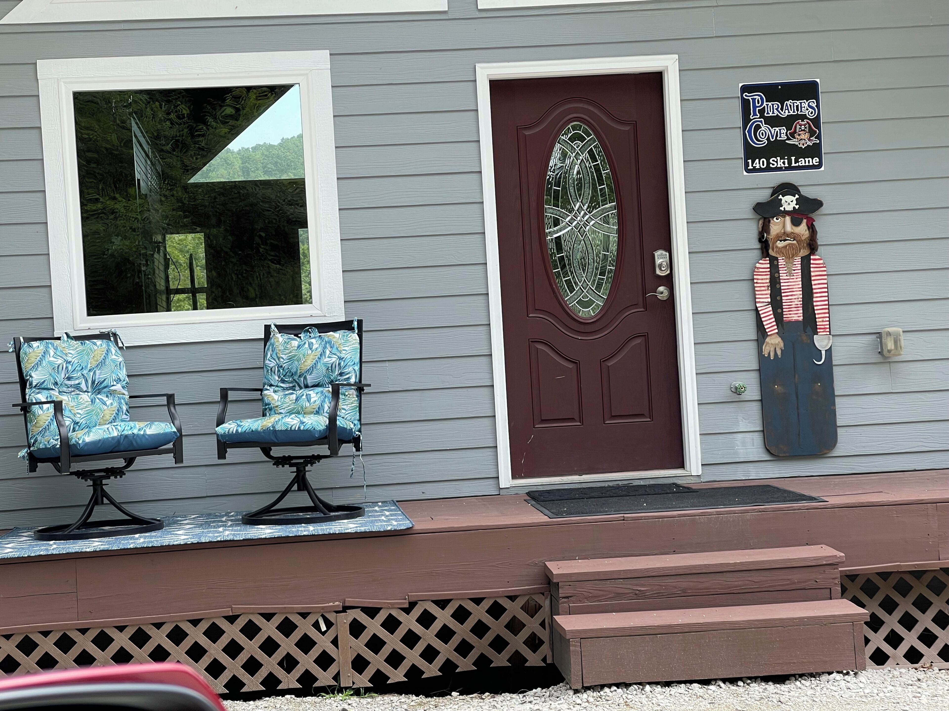 Front entrance with parking in front