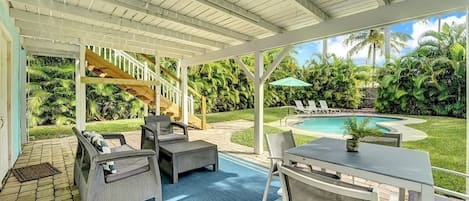 تناول الطعام بالخارج