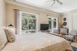 5 habitaciones, tabla de planchar con plancha, internet y ropa de cama 