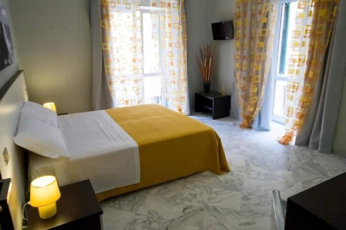 1 bedroom, in-room safe, desk, soundproofing