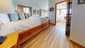6 bedrooms, iron/ironing board, free WiFi, bed sheets