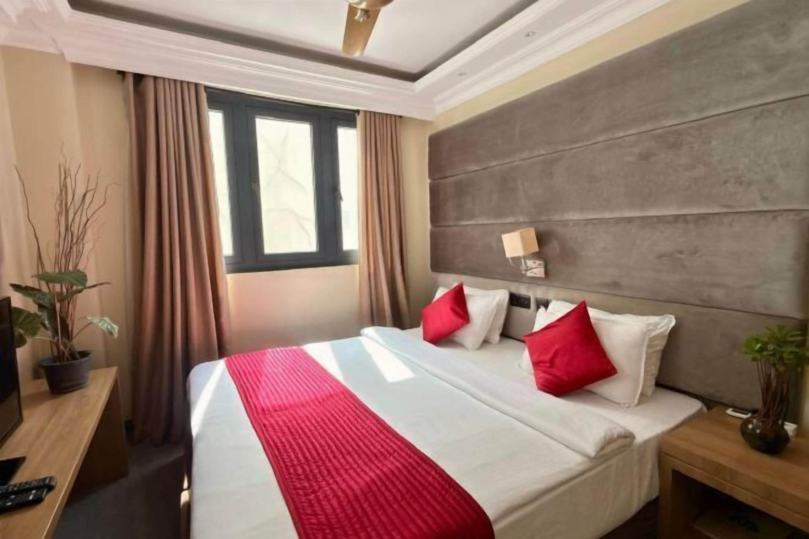 Minibar, coffres-forts dans les chambres, décoration personnalisée