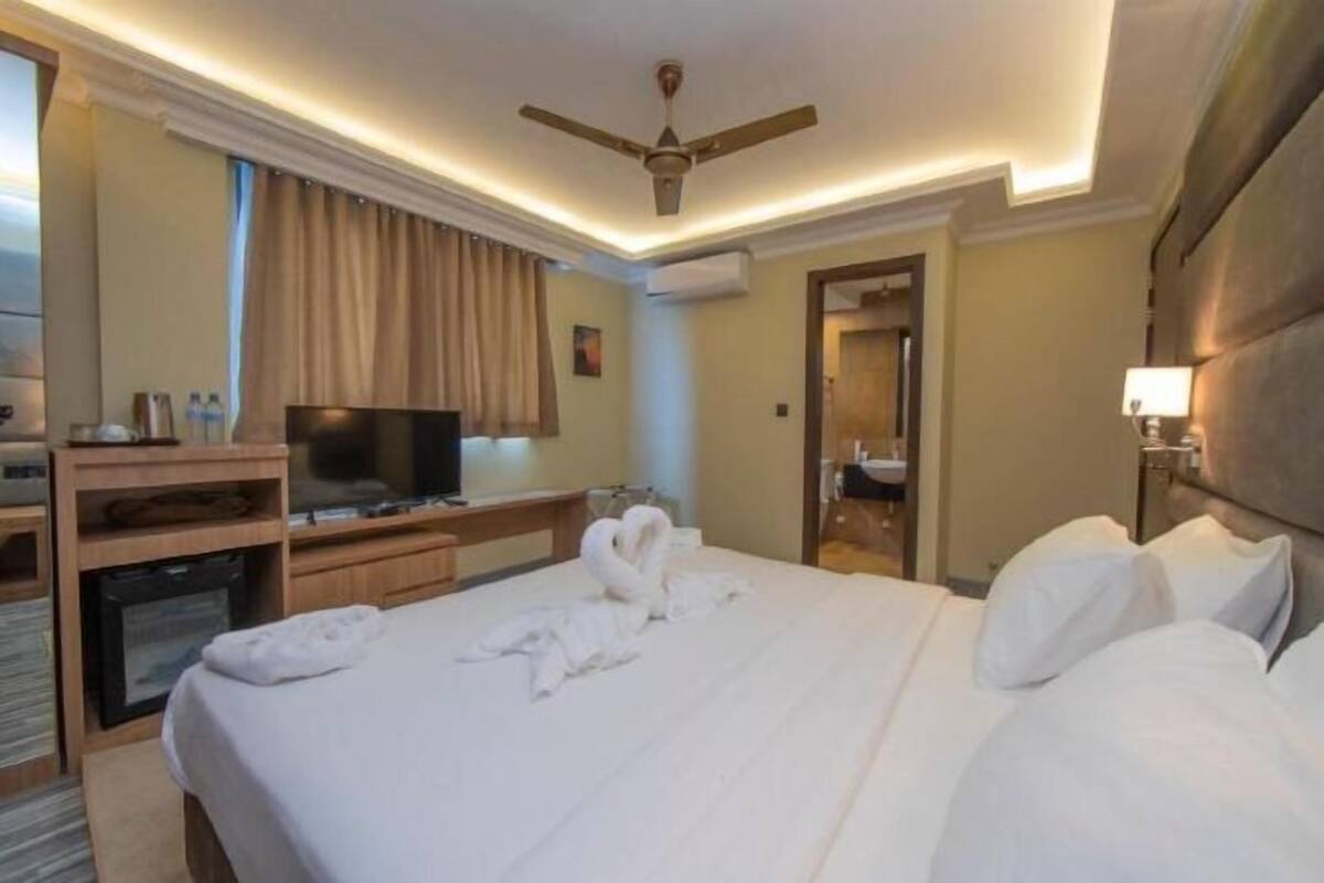 1 bedroom, minibar, in-room safe, individually decorated