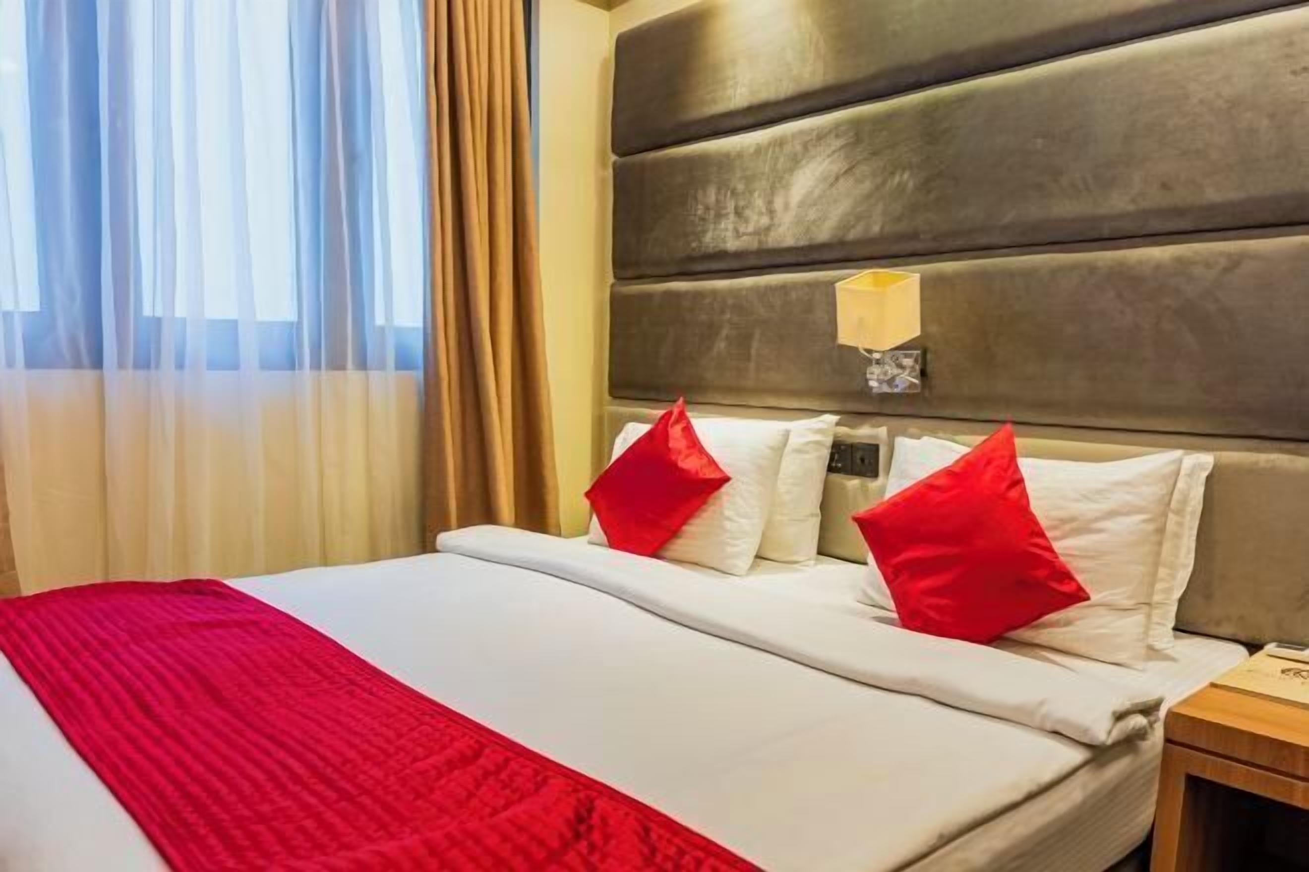 Minibar, coffres-forts dans les chambres, décoration personnalisée