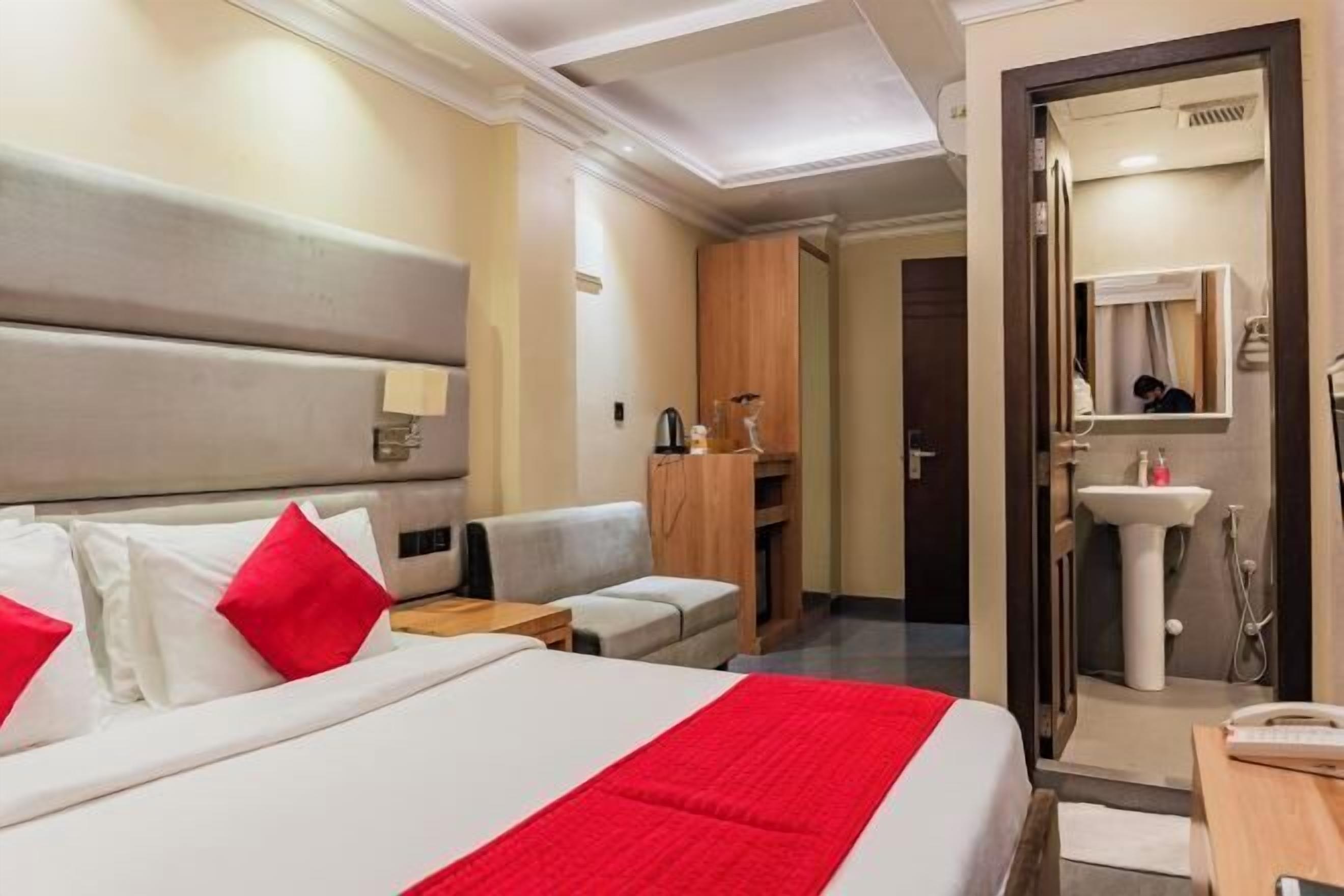 Minibar, coffres-forts dans les chambres, décoration personnalisée