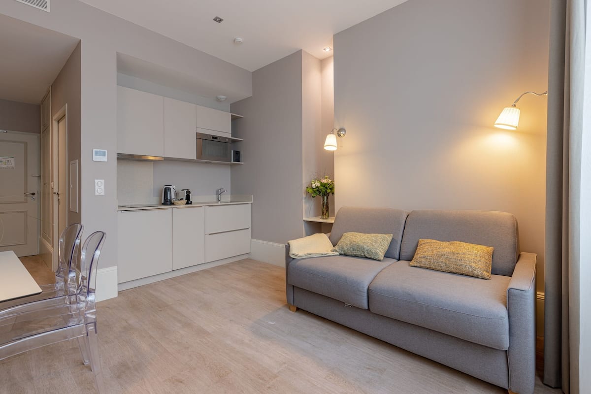 Apartment, Accessible, Ensuite | 1 bedroom, premium bedding, blackout curtains, soundproofing