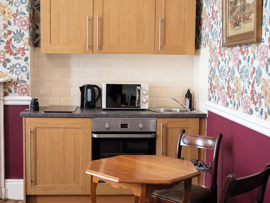 Superior Studio | Private kitchen | Fridge, microwave, oven, stovetop