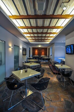 Free daily continental breakfast - Gefyri Hotel (Konitsa)