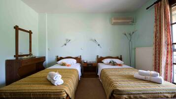 Egyptian cotton sheets, premium bedding, soundproofing, free WiFi