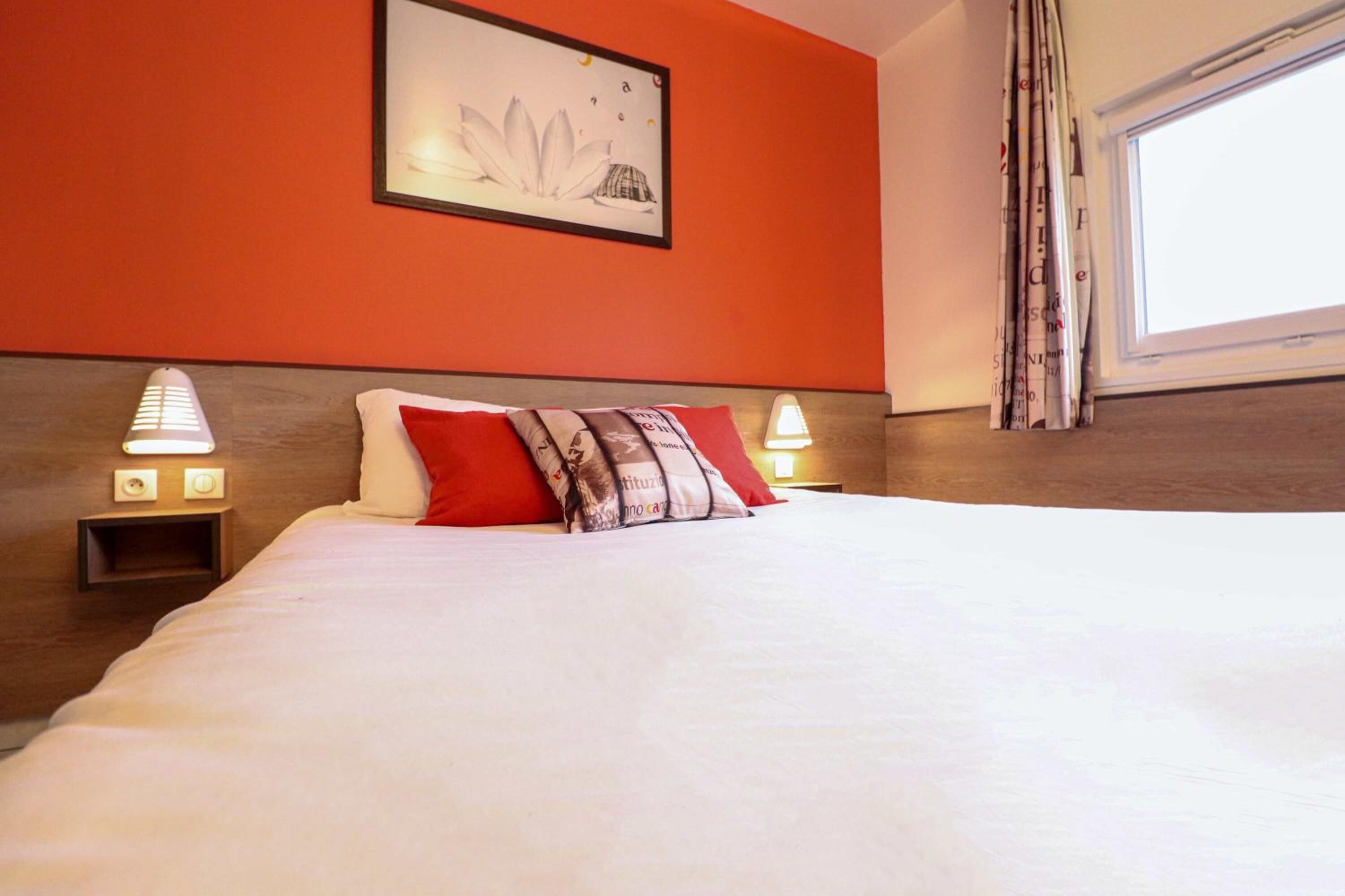 1 bedroom, premium bedding, individually decorated