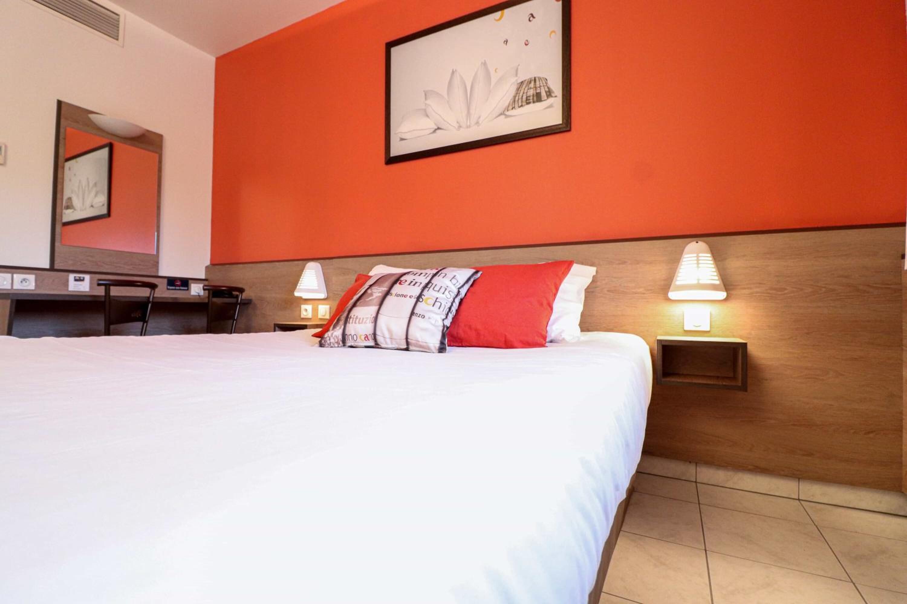 1 bedroom, premium bedding, individually decorated