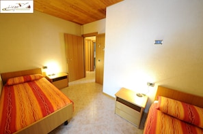 Appartement, 2 chambres | Rideaux occultants, Wi-Fi gratuit, draps fournis
