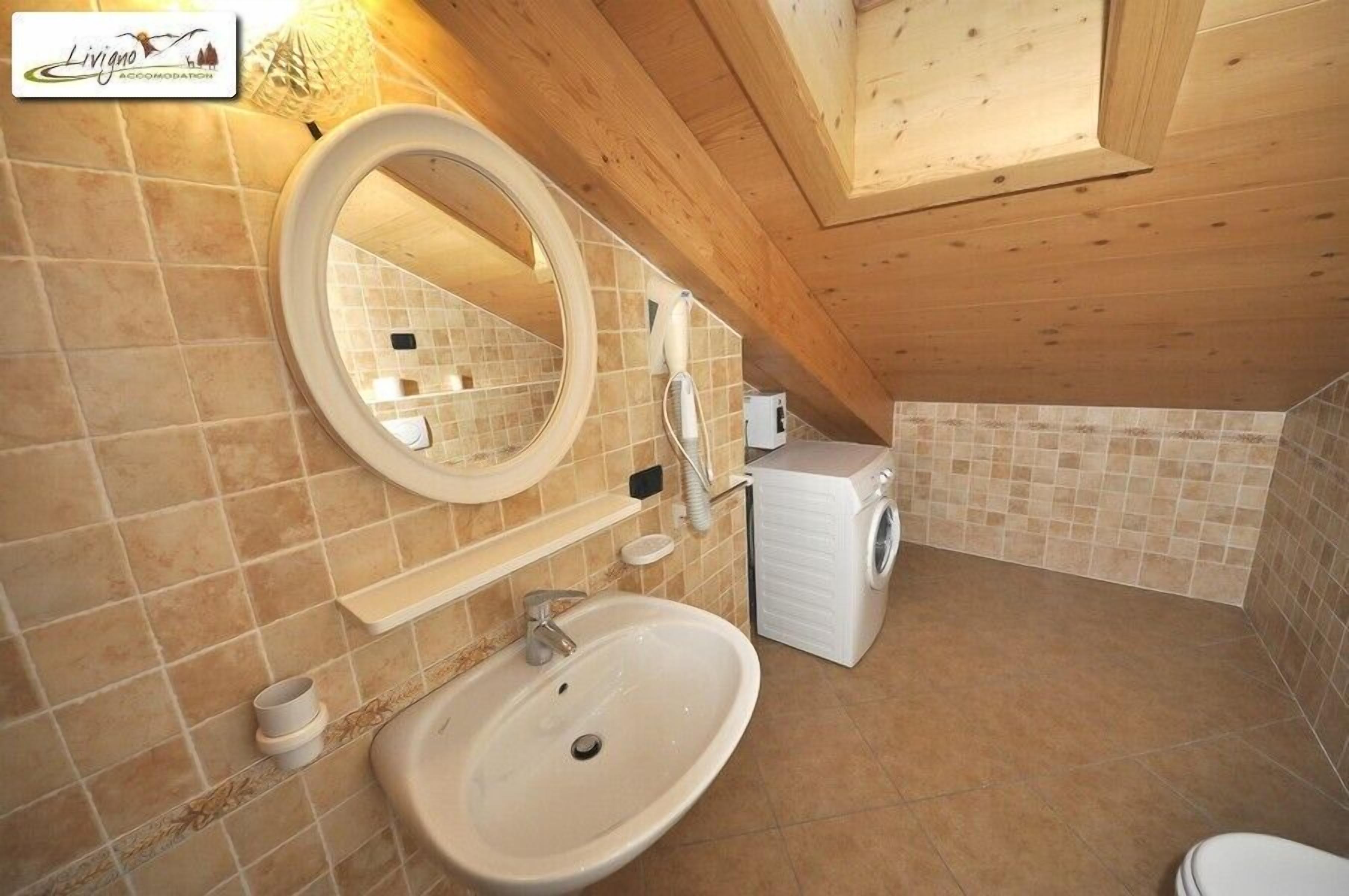 Apartment, 1 Bedroom, Mountain View | Bathroom sink