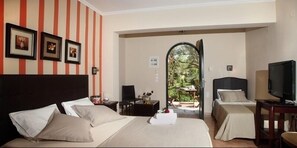 Superior-Studio (3 Adults) | Schallisolierte Zimmer, Bügeleisen/Bügelbrett, kostenlose Babybetten