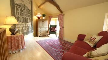 Comfort Cottage (Stable 1) | Living area | Smart TV, Netflix, DVD player