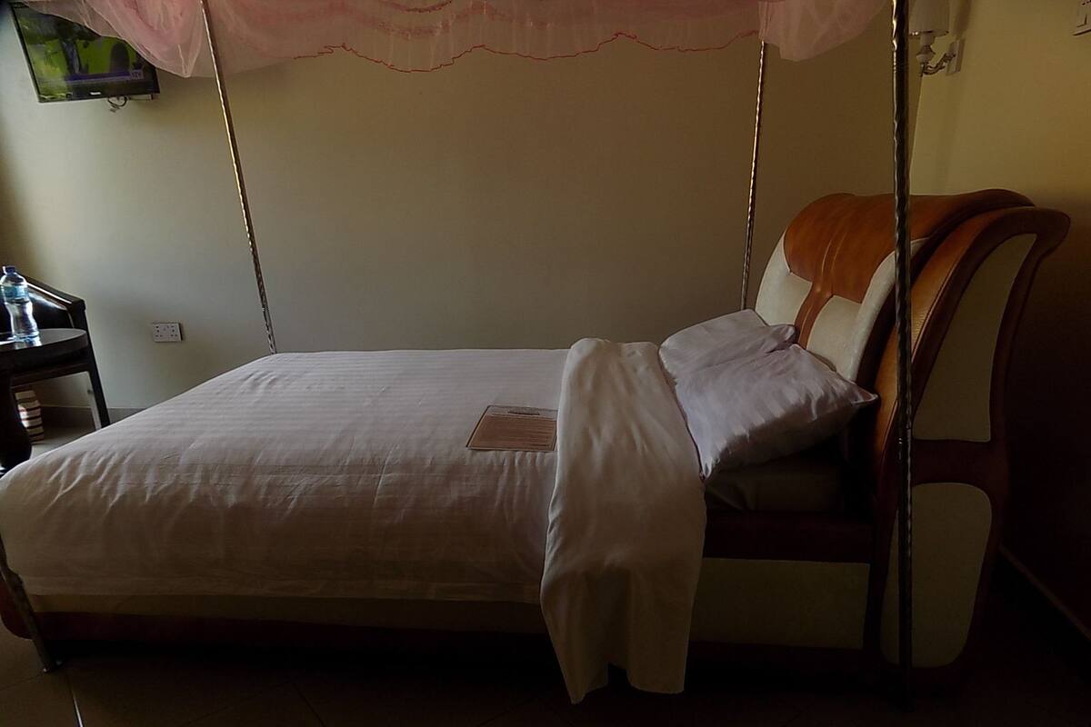 Deluxe Double Room | In-room safe, individually decorated, individually furnished, desk