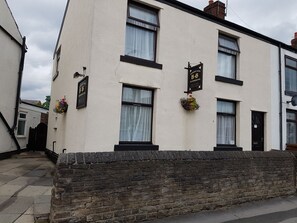 Property entrance - Overnight Stays Stockport (Stockport)