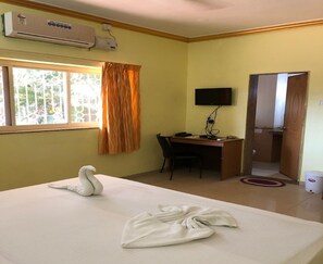 Deluxe A/C Room | Free WiFi