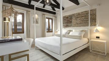 Romantic Apartment, Terrace | Hypo-allergenic bedding, down comforters, in-room safe, desk