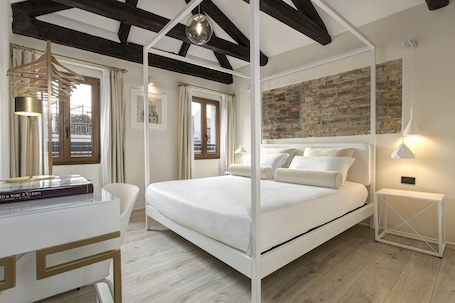Romantic Apartment, Terrace | 1 bedroom, hypo-allergenic bedding, down comforters, in-room safe