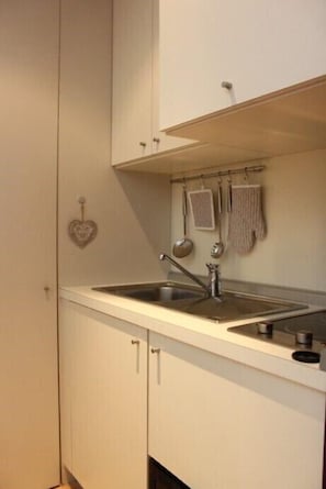 Refrigerador, horno, placa de cocina, lavavajillas