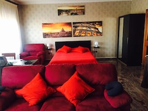 Double Room, Balcony, City View | Free WiFi, bed sheets