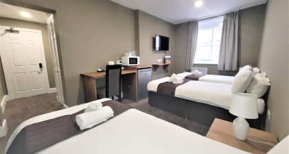 The New County Hotel