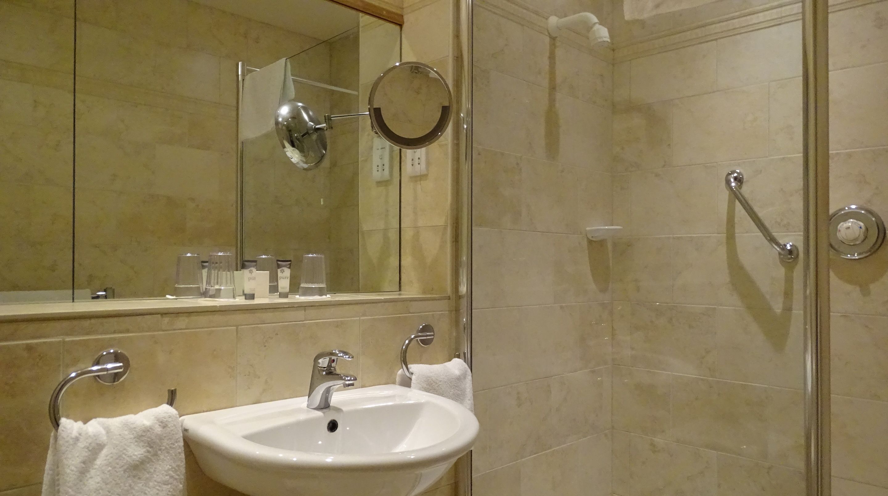 double or twin room, non smoking | bathroom | free toiletries, hair dryer, towels