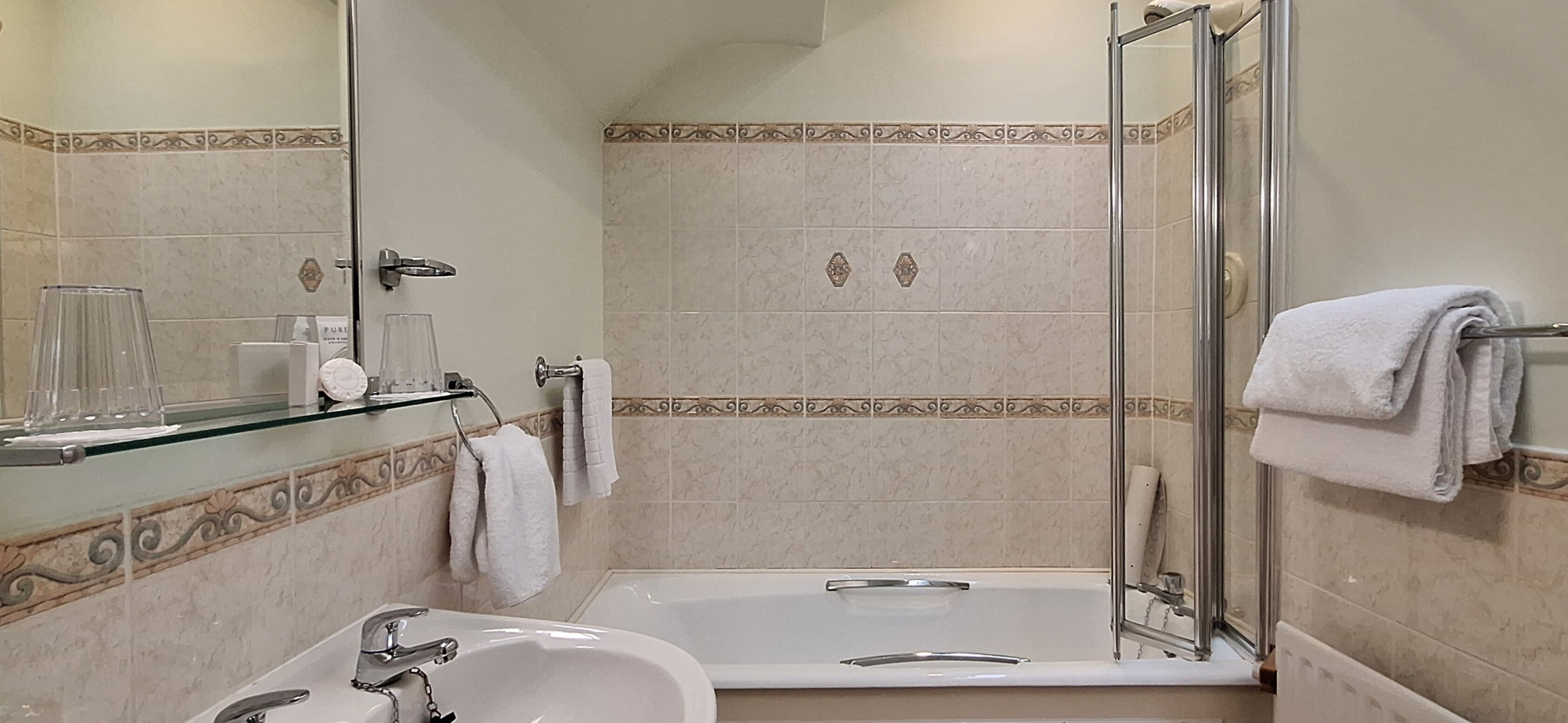 double or twin room, non smoking | bathroom | free toiletries, hair dryer, towels