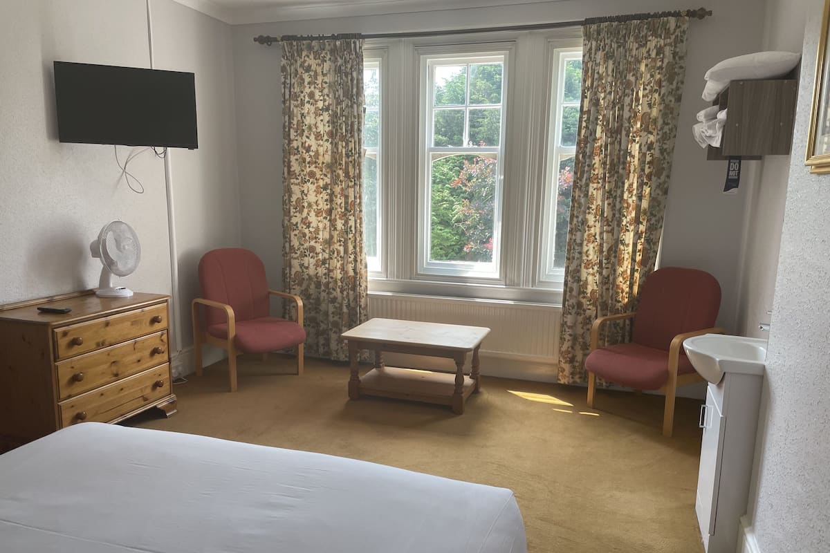 Desk, laptop workspace, iron/ironing board, WiFi (free)