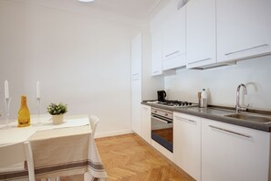 Apartment, 2 Bedrooms | Private kitchen