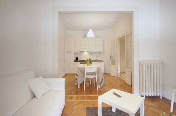 Apartment, 2 Bedrooms | Living area