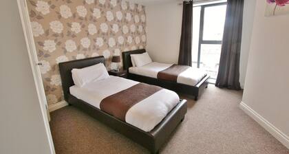 Central Hotel Cheltenham by Roomsbooked