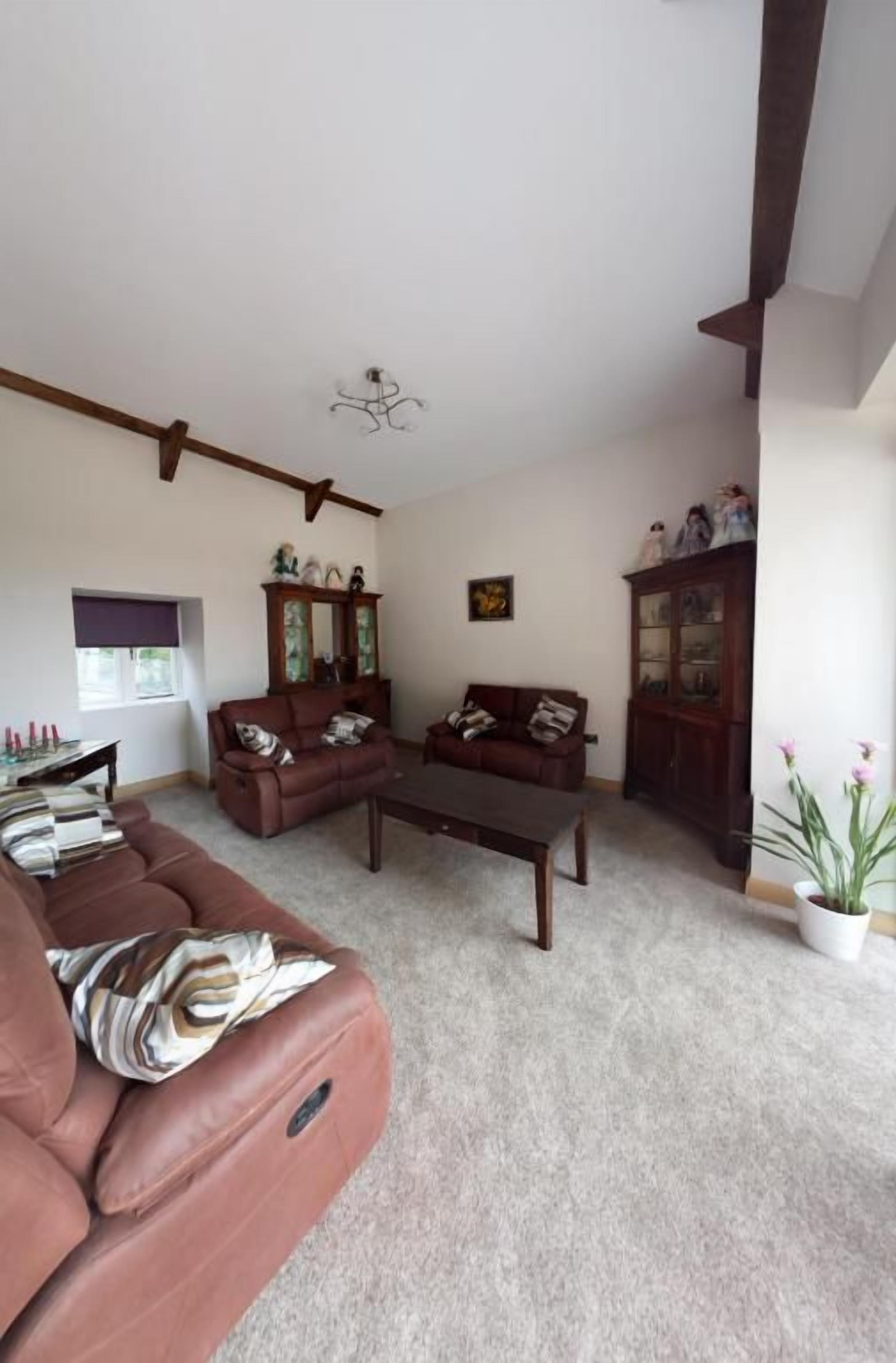 Flat-screen TV, heated floors