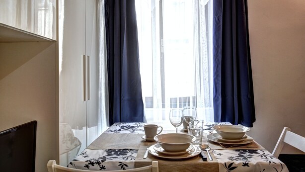 Apartamento, 1 quarto | Opções para refeição no quarto