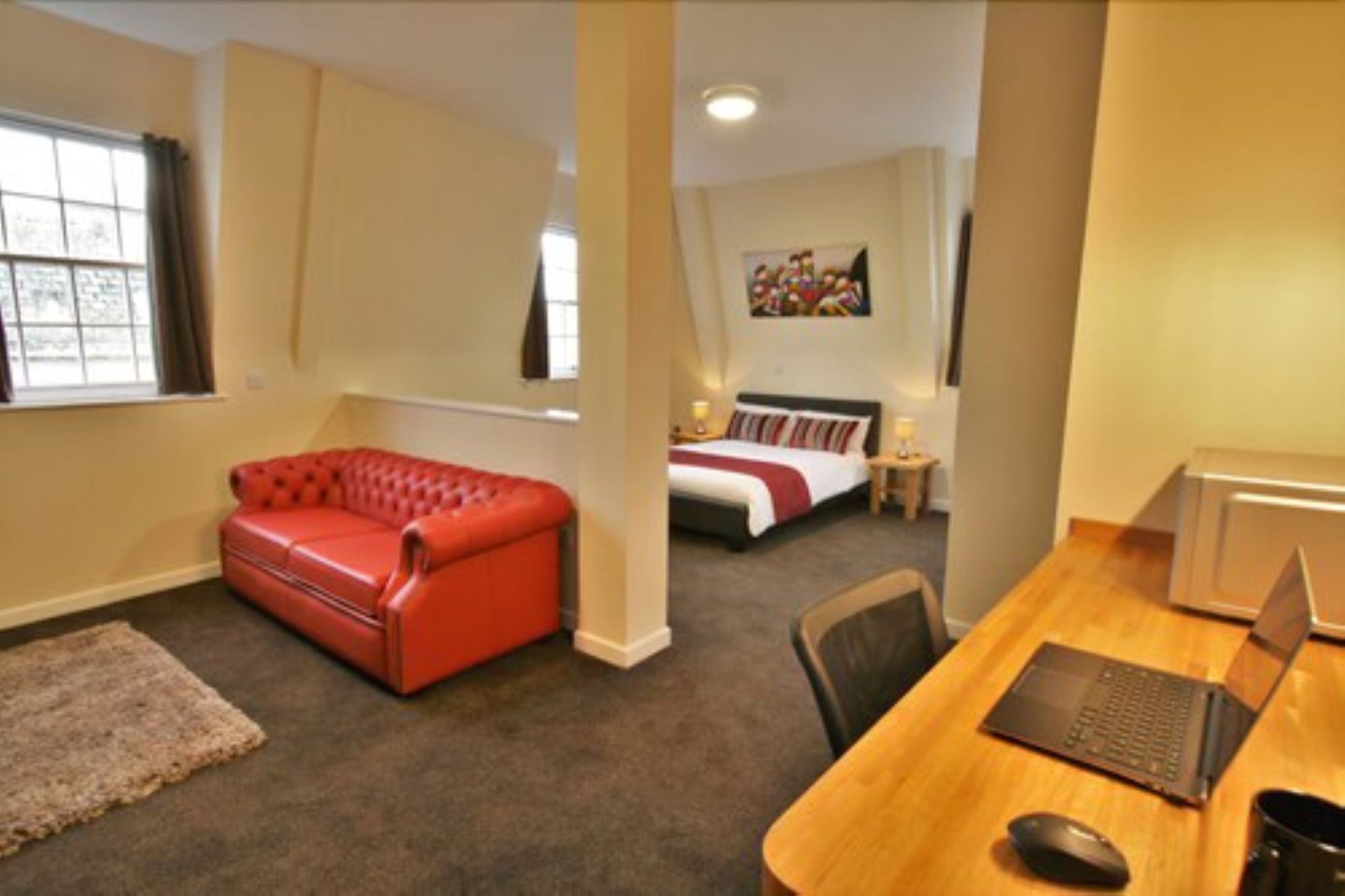 Suite | Desk, iron/ironing board, free WiFi, bed sheets
