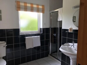 Chalet, 4 Bedrooms, Non Smoking | Bathroom