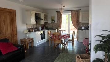 Chalet, 4 Bedrooms, Non Smoking | In-room dining