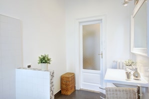 Bathroom - Mameli (Milan)