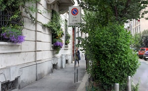 Exterior - Mameli (Milan)