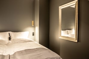 Blackout curtains, free WiFi, bed sheets - The Barn - Hostel (Vik I Myrdal)