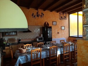 Dining room - El Horno de Leopoldo (Hueva)